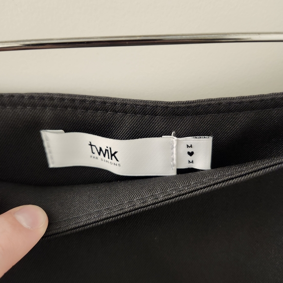 Twik Black Pleated Mini Skirt - Picture 4 of 4